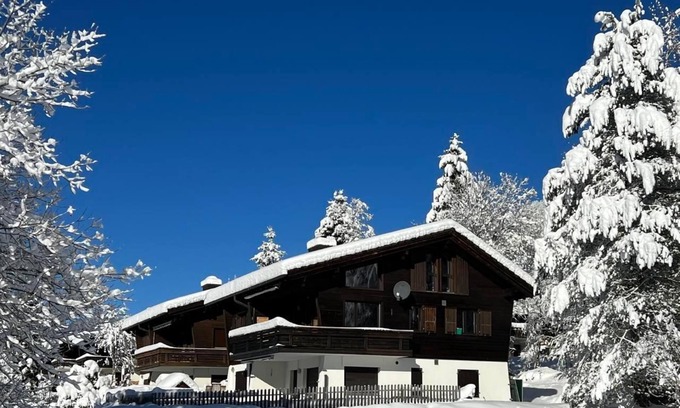 Soerenberg Apartment | Mountain holiday flat in Chalet Zirbeli