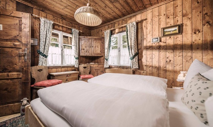 Hochpillberg House | Mountain hut Hochpillberg