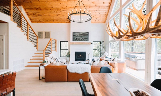 McArthur Apartment | Mountain Luxury Design + Barrel Sauna | Hot Tub | Fire Pit | Private Hiking Trails