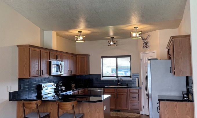 Donnelly House | Mountain Meadows Getaway in Donnelly Idaho