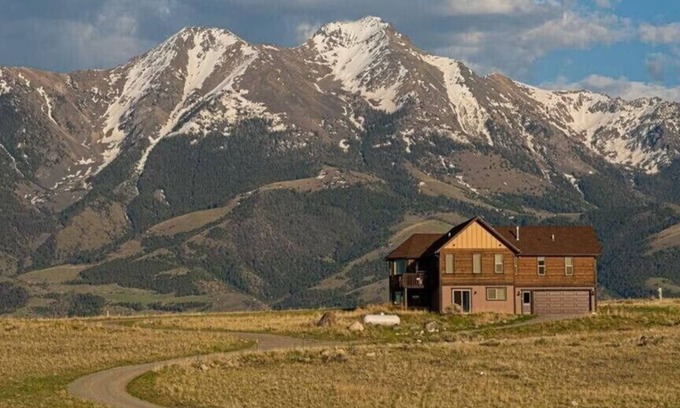 Emigrant House | Mountain Mirador Lodge | 4 Bed, 4 Bath