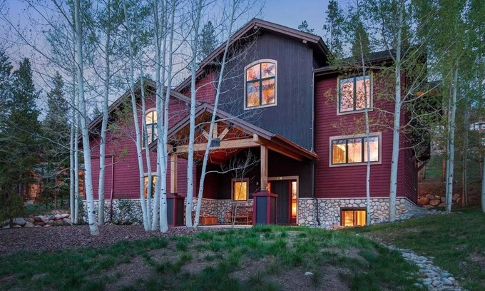 Breckenridge Cabin | Mountain Modern Lodge, Ski/Golf, Hot Tub, Pool Table, Foosball, Poker Table