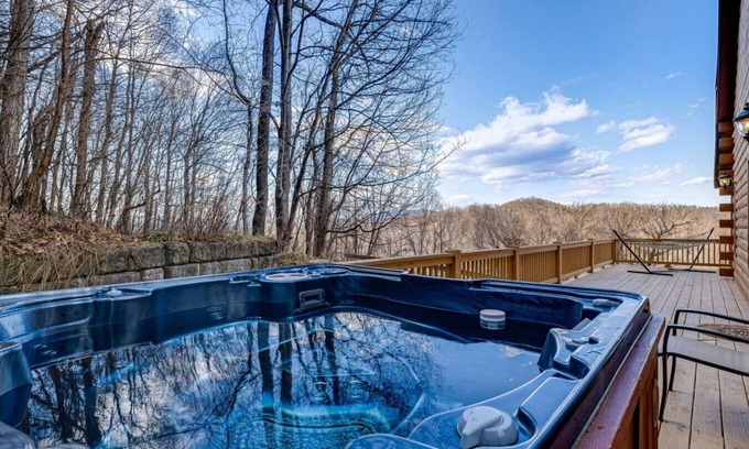 Waynesville Cabin | Mountain Retreat, Balcony, Hot Tub, and Grill!