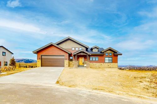 Grand Elk Ranch House | Mountain Sky