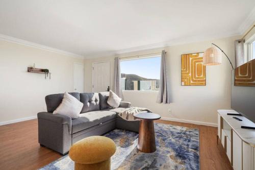 Pacifica Apartment | Mountain View 2BR Retreat with Private Deck