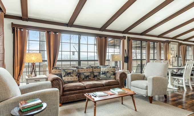 Franklin House | Mountain-view cabin with central AC, grill, firepit, deck, & W/D