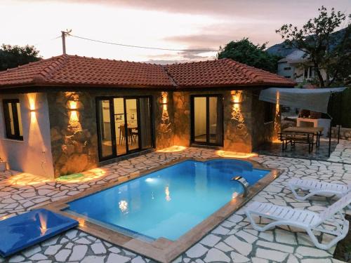 Kumluca Villa | Mountain View House with Pool Near Olympos Adrasan