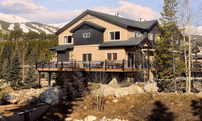 Warrior's Mark House | Mountain View Retreat - Hot Tub - Spacious Deck