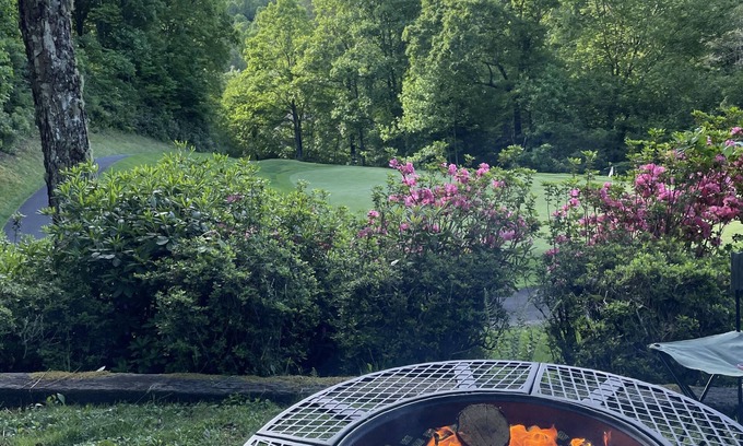 Burnsville House | Mountain Views and Tranquil Sounds of the South Toe River