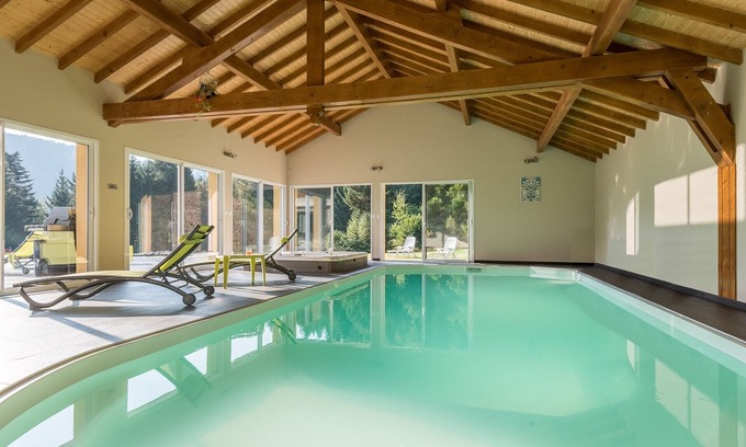 Fresse-sur-Moselle Villa | *Mountain villa with swimming pool & jacuzzi for relaxing with family or friends.