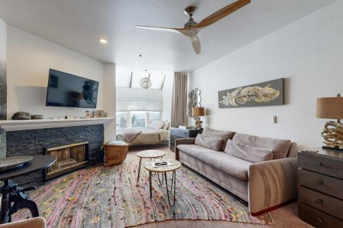 North Park City Hotel | Mountain Village Lodge 167