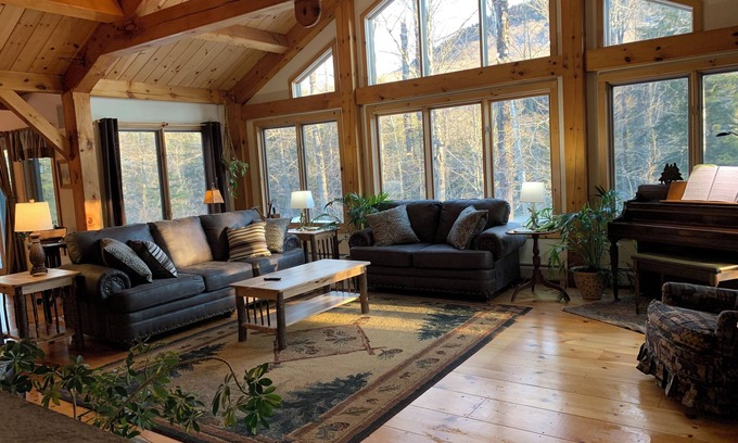 Chittenden House | Mountain Vista Retreat in Chittenden - Close to Ski Resorts and Mt Top Resort