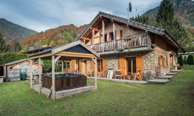 Saint-Jean-dʼAulps Ski Chalet | Mountain Voyages - Chalet Allechant