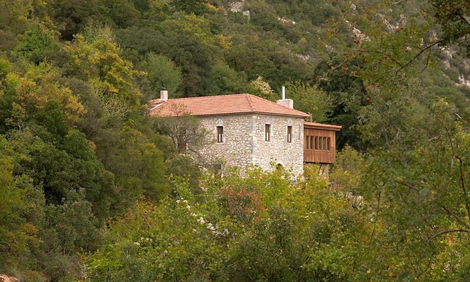 Trikolonoi House | Mpelleiko