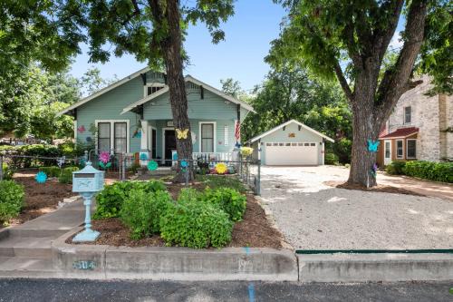 Fredericksburg House | Ms Bunnys Bungalow