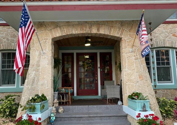South Beach Street Historic District Bed & Breakfast | Ms. Maggie's South Country Inn