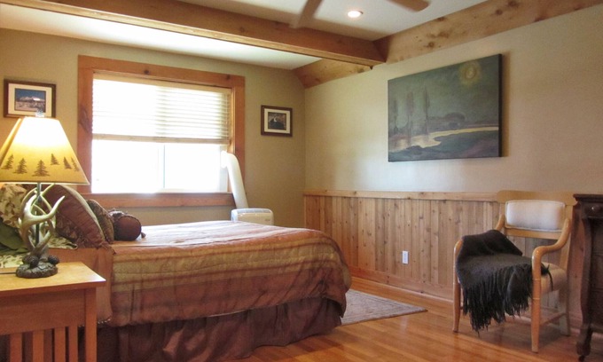 McCloud House | Mt. Shasta Vacation Home in McCloud Sleeps 10+, 415-577-5198