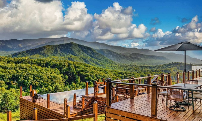 Cosby Cabin | Mt Sunshine Infinity Pool, Sleeps 22 Guests