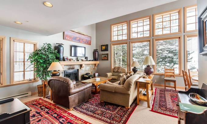Salt Lake Mountain Resorts House | Mt. Superiors Exquisite Manor - ski-in/out to Snowbird