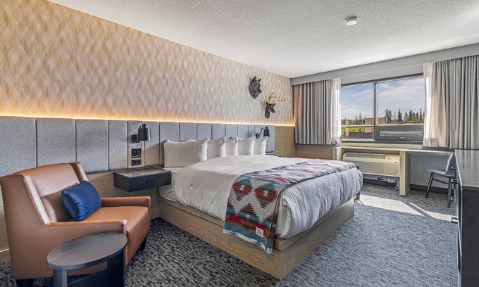 Silvertip Hotel | MTN House - King Room