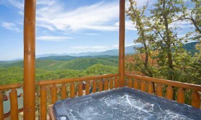 Gatlinburg - Pigeon Forge Cabin | Mtn Top Estate:2025 Specials!