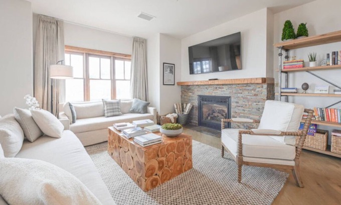 Crested Butte Cabin | Mtn View 3BR Condo w/Kitchen in Prime Location