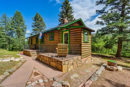 Cascade-Chipita Park House | Mtn-View Cascade Cabin Near Garden of the Gods!