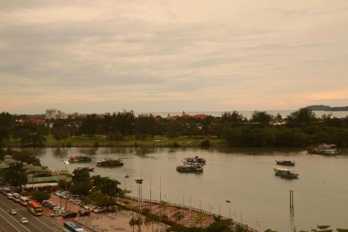 Downtown Kota Kinabalu Apartment | MTS @ Marina Court Resort Condo