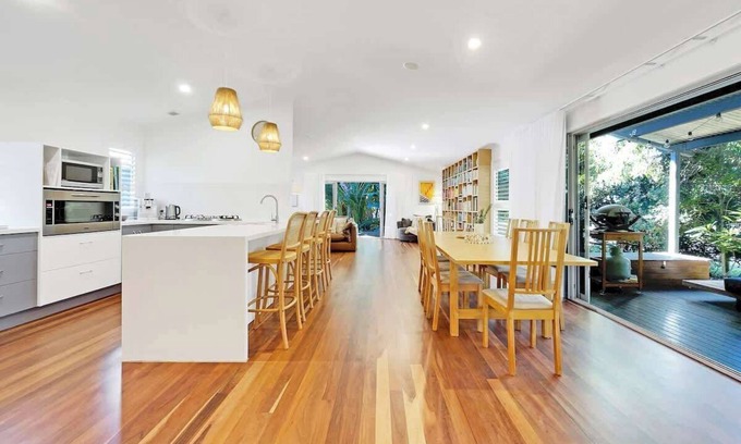 Mudjimba House | Mudjimba Beach Haven - Stroll to the sea