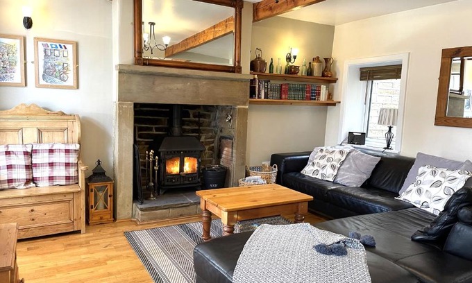 Haworth House | Mulberry Cottage with Wood Burner, Garden and Easy Parking