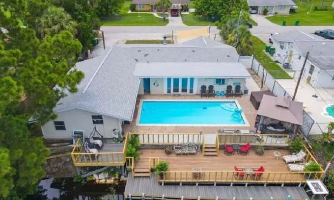 Englewood South House | Multi Family Waterfront Paradisen