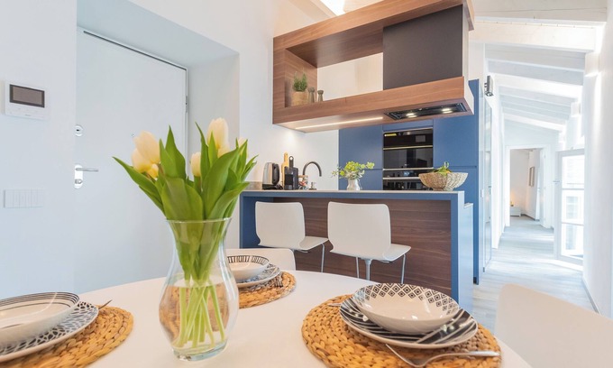 Como City Centre Apartment | Muralto's Nest - Two Bedroom Apartment, Sleeps 4