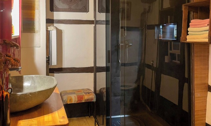 Konigshain-Wiederau Apartment | Museal-rustic vacation apartment