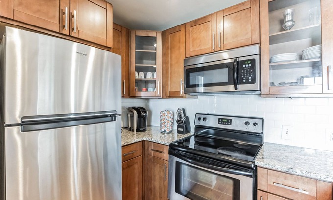 Shelby Hills House | Music City Cottage – A Charming 2 BDR Retreat for Couples and Families!