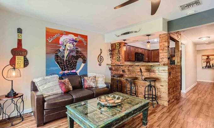 North Capitol Condo | Music City Living - 2BR/2BA Riverfront Paradise with FREE PARKING