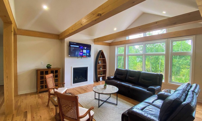 Dwight House | Muskoka Adventure Base Bike Hike Campfires - Forest View Cottage