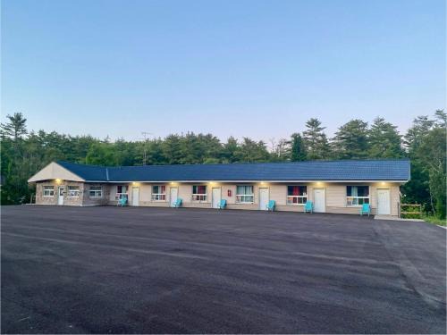 Gravenhurst Hotel | Muskoka Nights