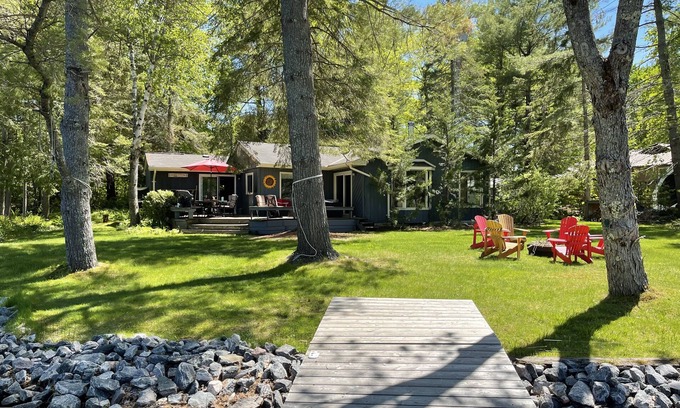 Bracebridge Cottage | Muskoka Waterfront 2 Hours from Toronto, Welcome to Mika's cottage