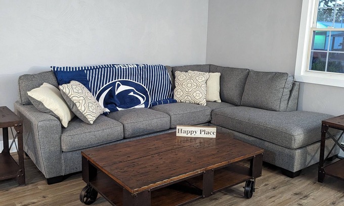 State College House | My Happy Place-4BR,3BA-2.5 miles to Beaver Stadium