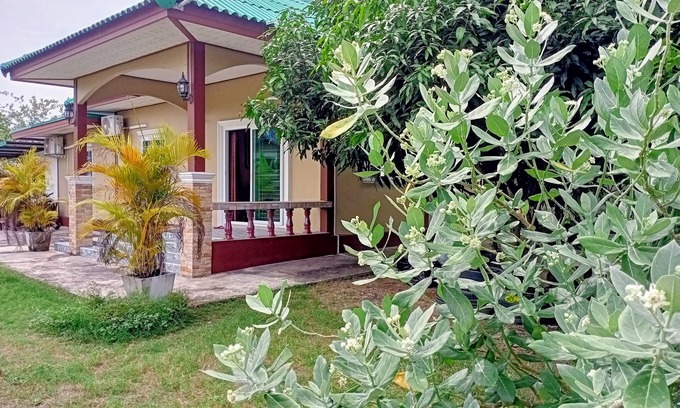 Nong Pla Lai Villa | My Home Pattaya cosy single house w/big garden. Pet Friendly!