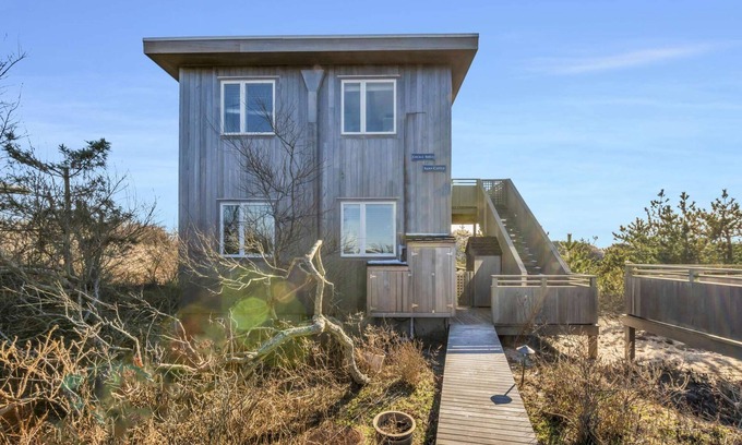 Napeague Cottage | My Humble Abode 2BR Beachside Home | TennisPoolPKG