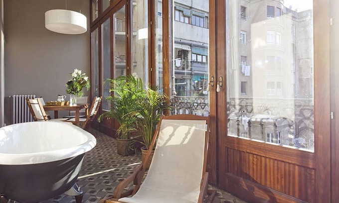 Eixample Apartment | My Space Barcelona 2 apartments on Rambla Catalunya for 14 pax