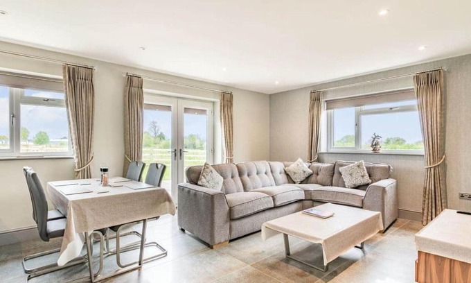 Blackburn House | Mya Cottage