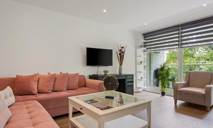 Hoxton West Apartment | MySquare Three Bedroom Serviced apartment in Old Street