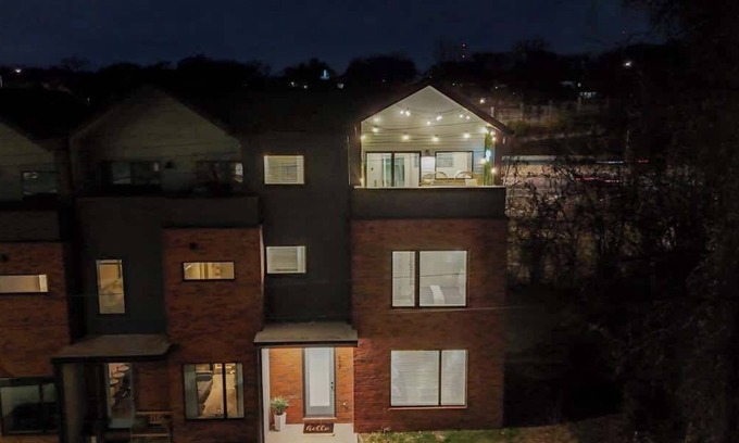 Parkridge House | N 4th Avenue Condo Su