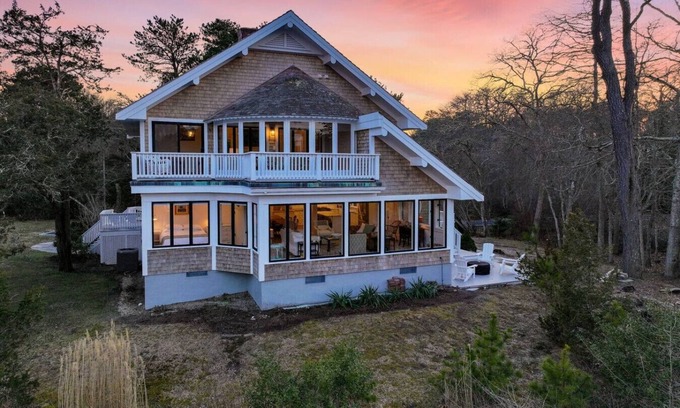 North Falmouth House | N Falmouth Flax Pond Waterfront with Swans