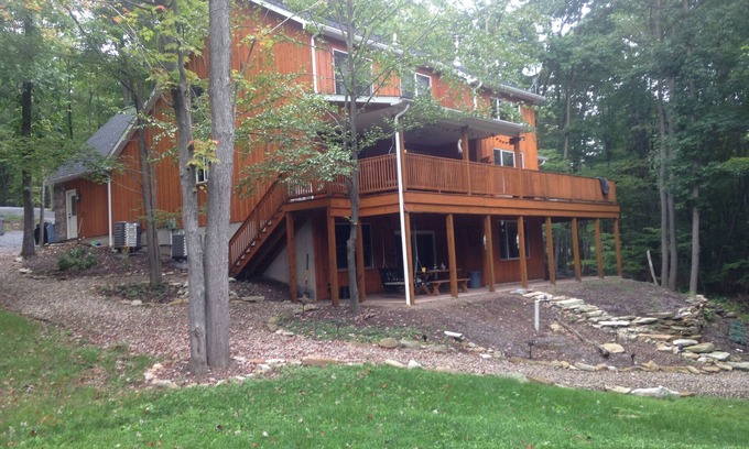 James Creek House | N Multi-Family Getaway at Raystown Lake in Central PA