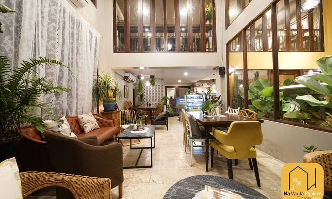 Bangkok Noi Hotel | Na Vayla PaPlern