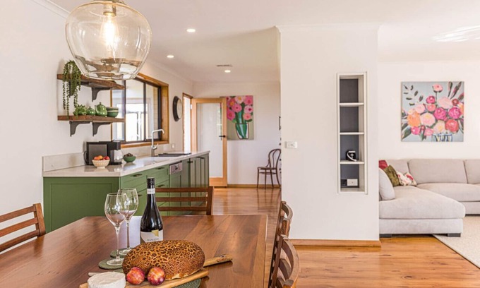 Trentham House | Nancy's of Trentham in heart of town