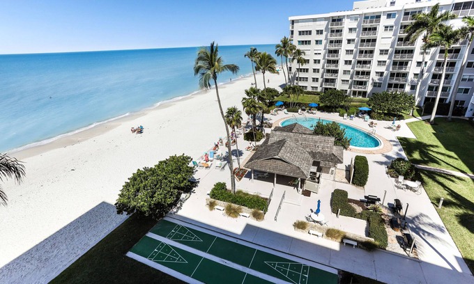 Moorings Condo | Naples Continental Club Beachfront condo!